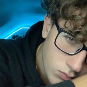 Meet your Posher, Clay